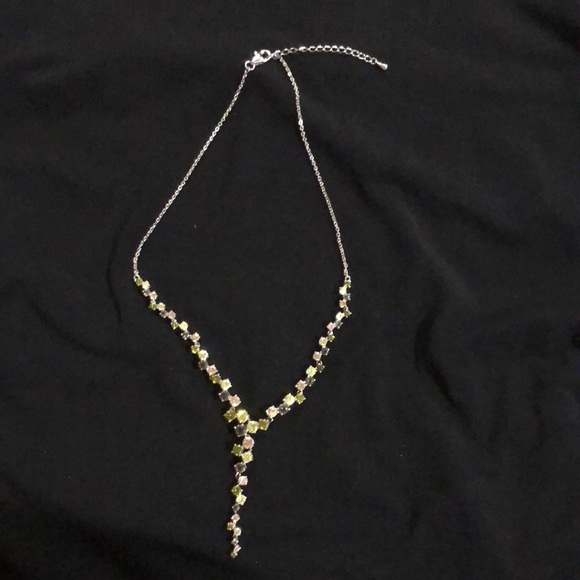 Silver tone Rhinestone necklace - Picture 2 of 5